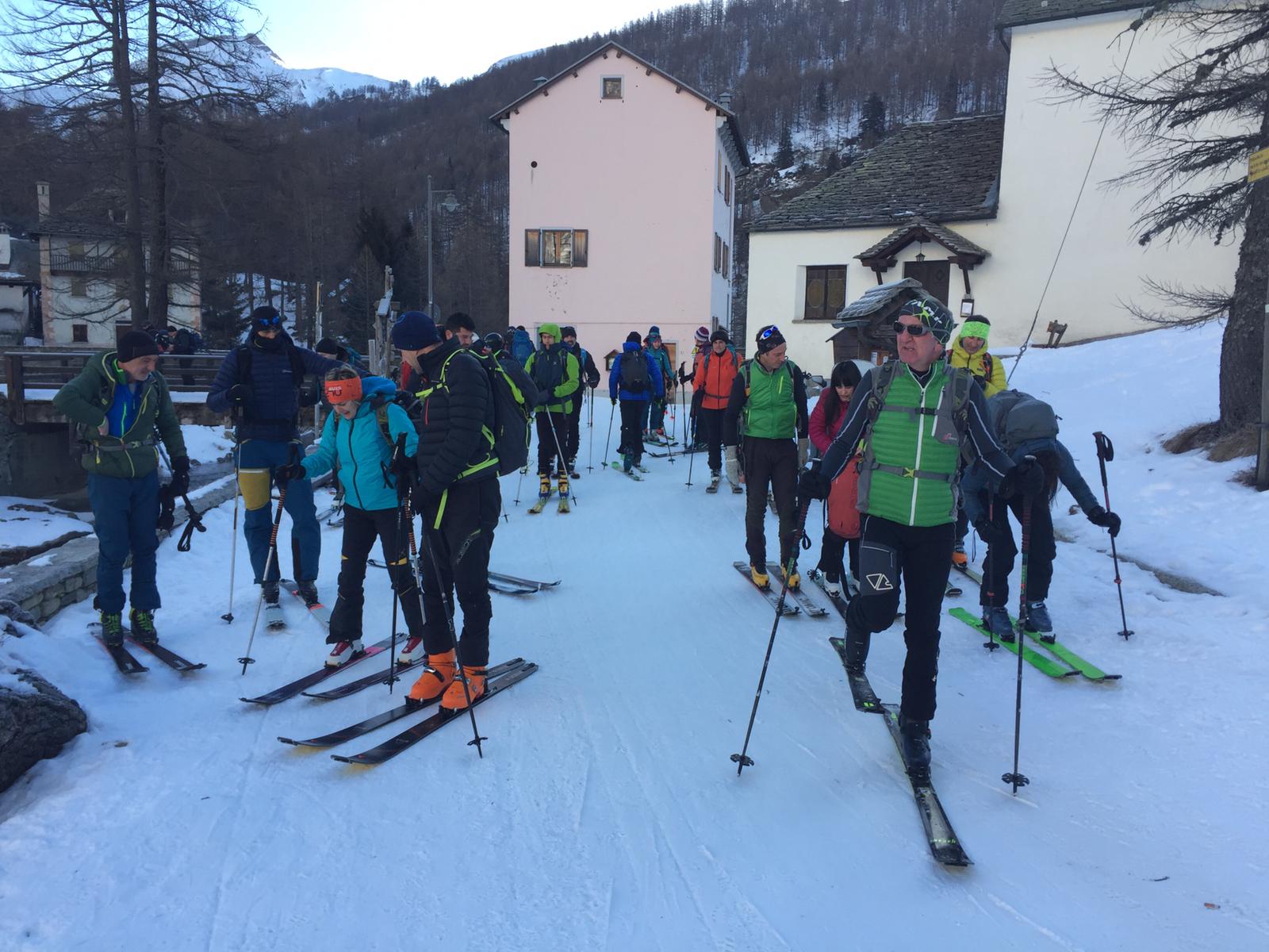 Gita cai strada storta scialpinismo