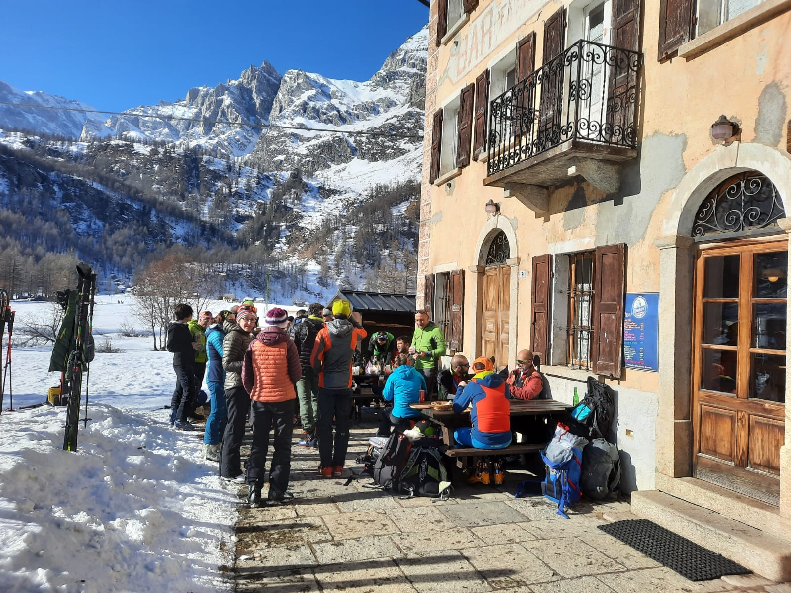 Gita cai strada storta scialpinismo