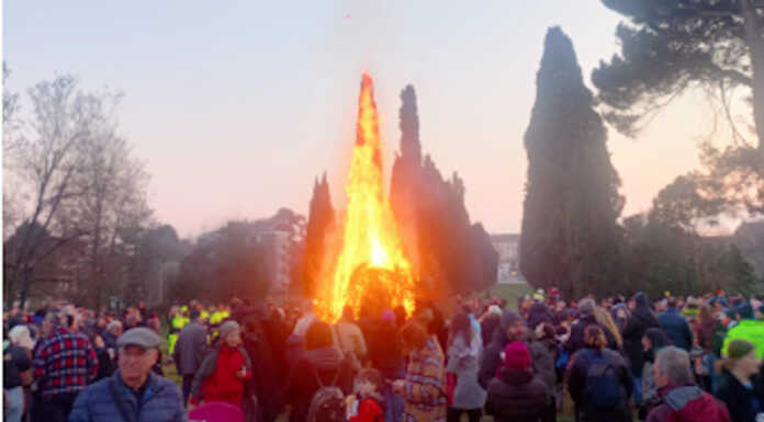 Merate: il falò della Gibiana diventa ecosostenibile con balli e musiche