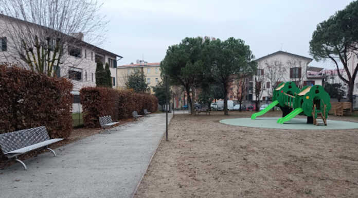 Merate. Polemica per il nuovo parco giochi: “Non ha neppure un’altalena”