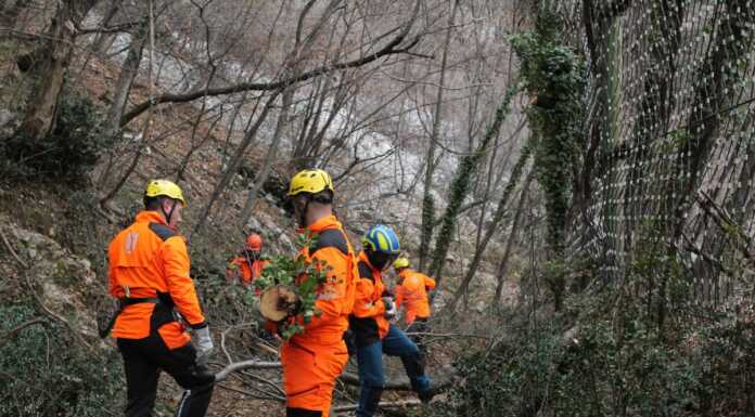 Rancio. Il gruppo Antincendio al lavoro sul sentiero che porta alla ferrata del Medale Squadra_Antincendio_Rancio_20230115