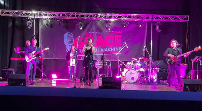 Valmadrera: applausi per il concerto di Grace & The Soul Machine pro Telethon