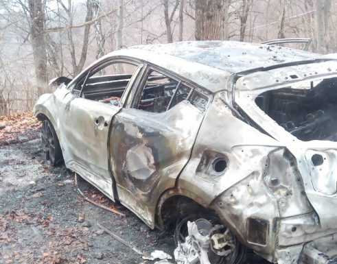 Auto in fiamme a Barni, gravissimo un uomo di 46 anni