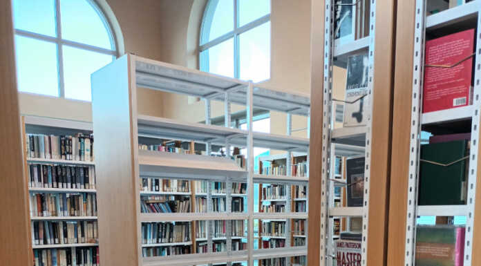 Nuovo anno, nuovo volto per la biblioteca di Colico Biblioteca Colico nuovi scaffali