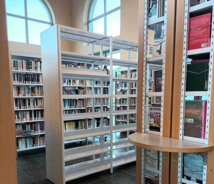 Biblioteca Colico nuovi scaffali