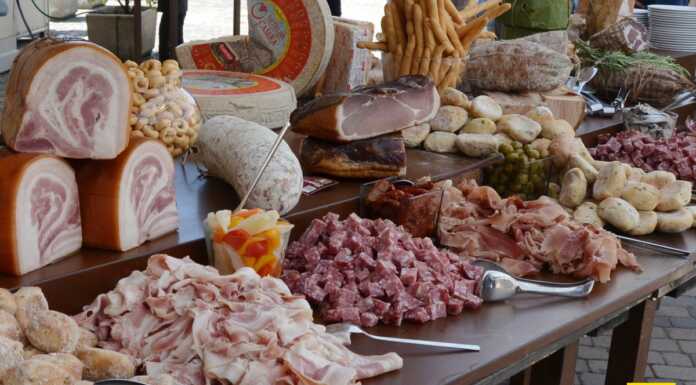 Turismo, Como-Lecco: cibo di qualità prima voce di spesa buffet rinfresco vino barman cocktail