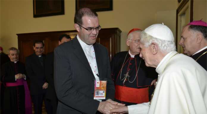 La morte di papa Ratzinger, il ricordo del prevosto Milani e di Angelo Scola