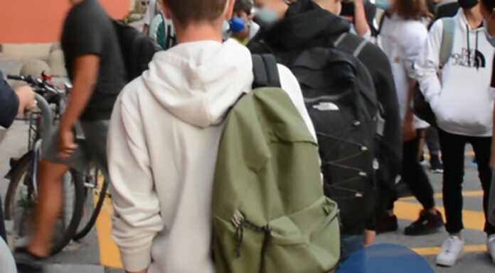 Lecco. Studenti aggrediti nella zona del Caleotto