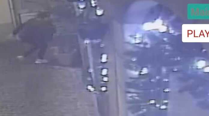 Vandali in azione in centro Lecco, ripresi dalle telecamere