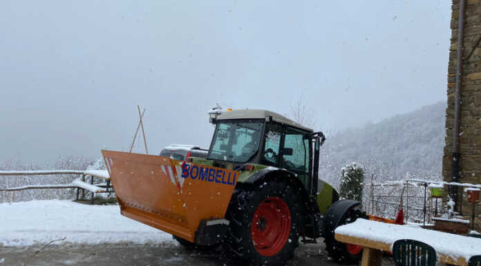 Neve, imbiancati tetti e prati nel Calolziese e in Brianza