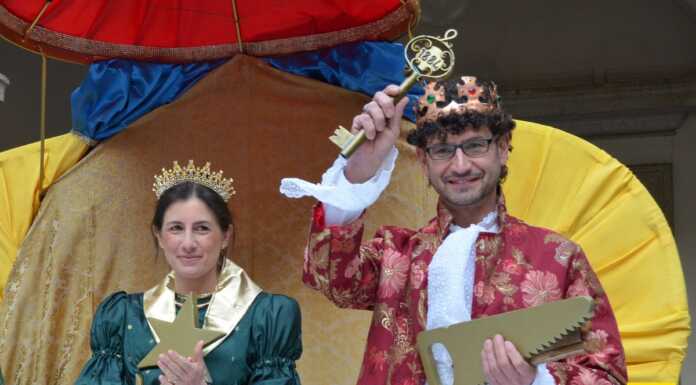 Consegnate la chiavi di Lecco ai regnanti, è iniziato il Carnevalone! Carnevalone_2023_Lecco_consegna_chiavi_regnanti_20230219
