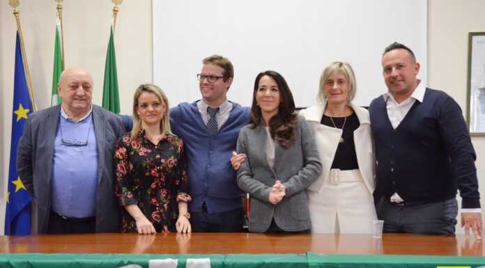 Forza Italia chiude la campagna elettorale con la senatrice Licia Ronzulli Forza_Italia_incontro_Licia_Ronzulli_Airuno