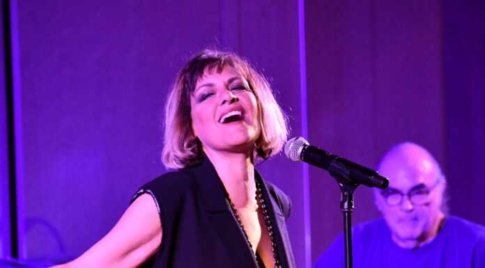 Il ‘sold out’ di Irene Grandi a Lecco. L’artista fa il pieno di applausi Irene Grandi Lecco