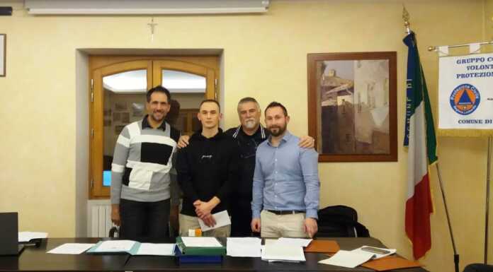 Il Comune di Pasturo consegna la borsa di studio a Lorenzo Orlandi