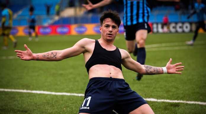 Calcio Lecco. Tordini rinnova, salutano Caporale e Crociata L'esultanza di Mattia Tordini dopo il gol del 2-1 (credit foto Calcio Lecco 1912)