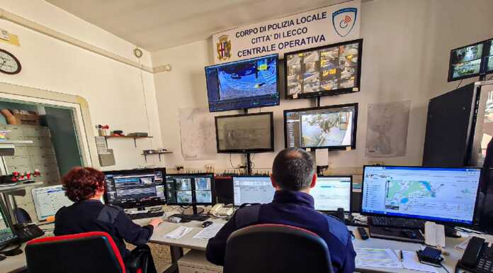 Sistema leggi targhe: lo ‘scudo’ anti-crimine si rafforza e aiuta anche il traffico centrale operativa polizia locale lecco