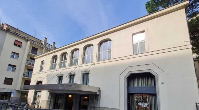 Lecco: applausi per la compagnia di San Giovanni per la prima de “Una città sul palcoscenico” Teatro cinema Cenacolo Francescano Lecco