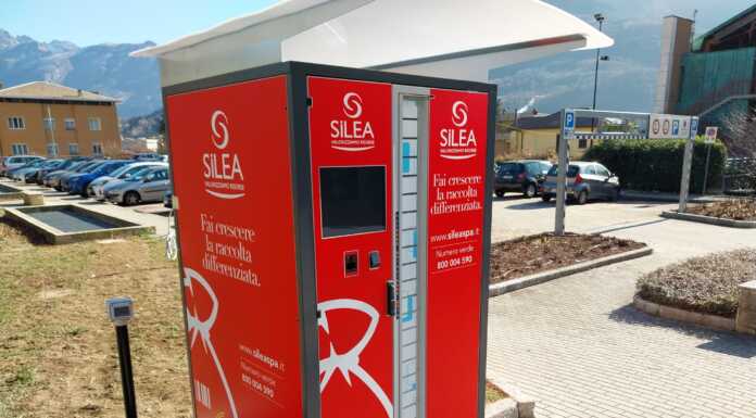 Sette nuovi distributori automatici di sacchi sul territorio distributore via Fatebenefratelli Valmadrera