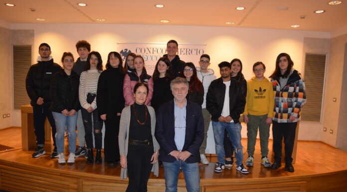 “Il mondo digitale”, concluso con successo il corso di Confcommercio rivolto agli studenti