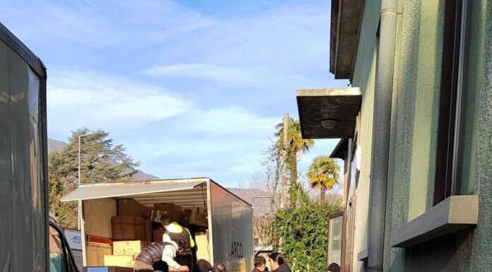 Mandello. Terremoto in Turchia, in giornata sbarcheranno 4 tonnellate di aiuti Camion raccolta aiuti terremoto in Turchia Mandello