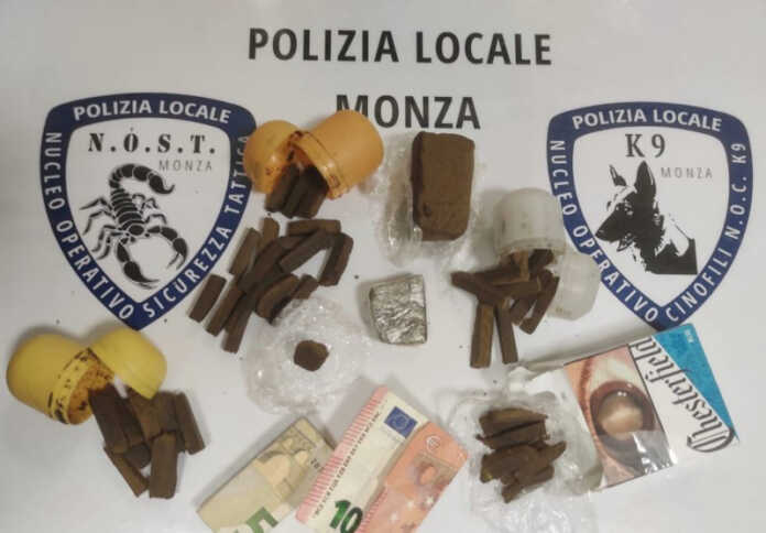 Stupefacenti sequestro Polizia Locale Monza