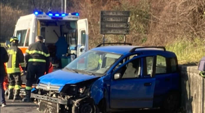 Nibionno, auto si schianta sulla rampa d’uscita della SS36 Nibionno schianto auto