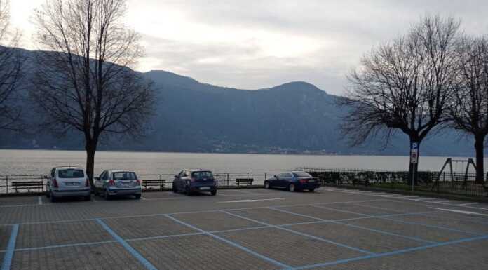 Abbadia Lariana, la sosta sulle strisce blu si paga con l’App “Telepass” Parcheggio Chiesa Rotta Abbadia