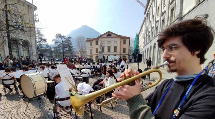 Anche Lecco la “vibrAzione” del flashmob globale del 21 marzo 21_marzo_flashmob_globale_2023