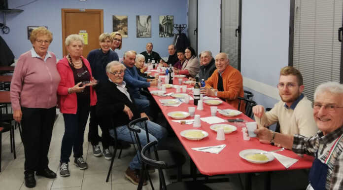 Al Centro Anziani di Calolzio serata a base di allegria e buona cucina Avac Calolziocorte