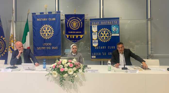 Ragazzi, dispersione scolastica e futuro al centro dell’incontro al Poli Gabriele Russo, Suor Anna Monia Alfieri e Don Davide Maggioni