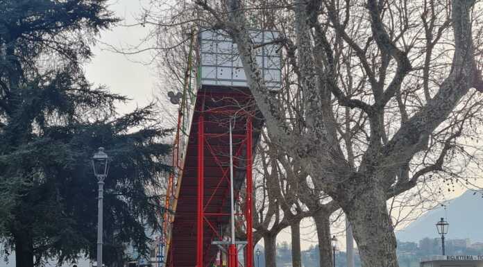Appello per Lecco: “Giostre sul lungolago? A Pasqua il sacro e il profano”