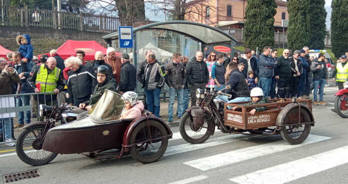 Mandello: sfilata di moto d’epoca Guzzi con l’avvio ai motori 2023 Mandello avvio motori Guzzi
