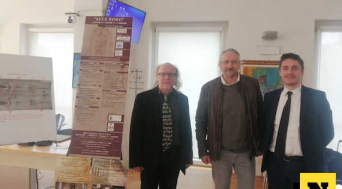 Olgiate: la copia ufficiale della Sacra Sindone esposta a San Zeno