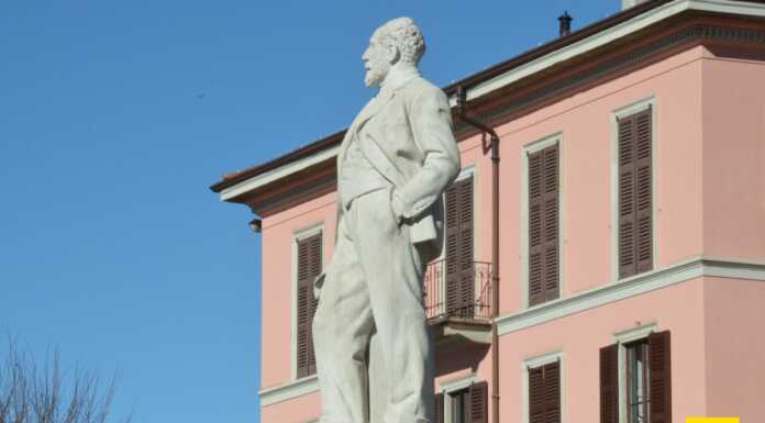 Comitato Gemellaggi di Lecco, Piergiorgio Locatelli è il nuovo presidente Piazza Cermenati statua Lecco