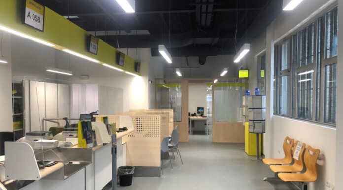 Dopo i lavori di ristrutturazione riaperte oggi le Poste di Calolziocorte Poste Calolziocorte