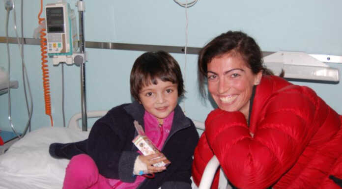 Spedizione in Pakistan per Annalisa Fioretti: “Obiettivo? Riabbracciare Sakina” Sakina e Annalisa Fioretti ai tempi dell'operazione nel 2013