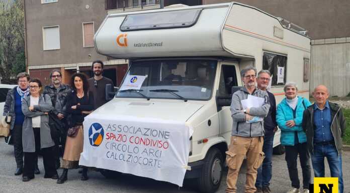 Un camper per arrivare ai bisogni della gente, AscoltArci apre tra le case popolari Sportello_ascoltarci_case_popolari_calolzio_20230323