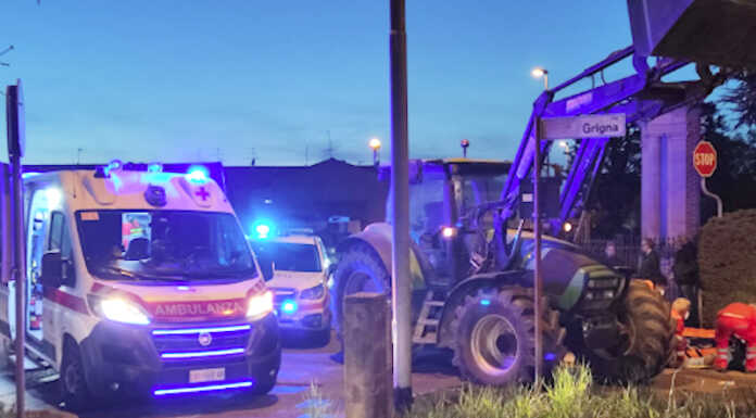 Verderio: in rianimazione il ragazzo finito con la moto contro il trattore Verderio incidente