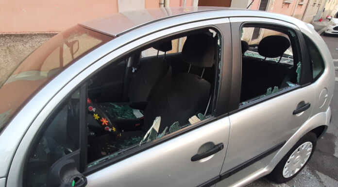 Lecco. Vandali ancora in azione in via Ghislanzoni, distrutti i vetri di un’auto auto vandali pescarenico via ghislanzoni