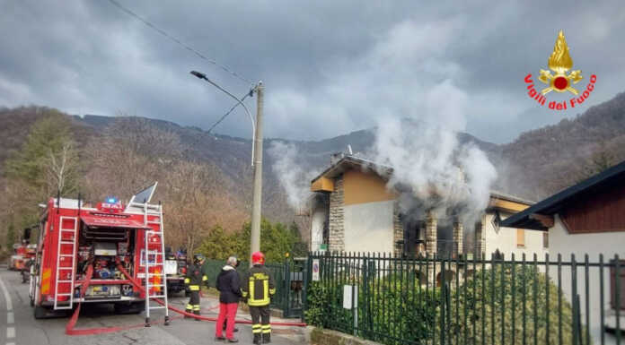 Carenno. Incendio in una villetta, intervento dei Vigili del Fuoco incendio carenno 20230307