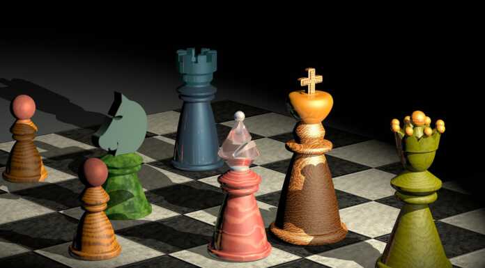 Scacchi il gioco senza età. Sfida tre due geni: Einstein vs Oppenheimer