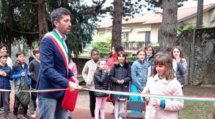 Mandello. Parco giochi inclusivo, taglio del nastro alla Rogola Parco giochi inclusivo Mandello