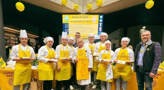 Agrinatura, Coldiretti: “Apertura col botto”. Tante firme per la petizione contro la carne sintetica” coldiretti agrinatura