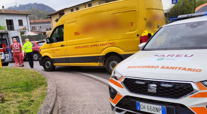 Dolzago. Moto contro furgone, 19enne all’ospedale per accertamenti Incidente a Dolzago
