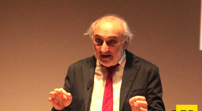 Novara riempie l’auditorium: “Bambini etichettati dalle certificazioni. Ridiamo spazio all’educazione”