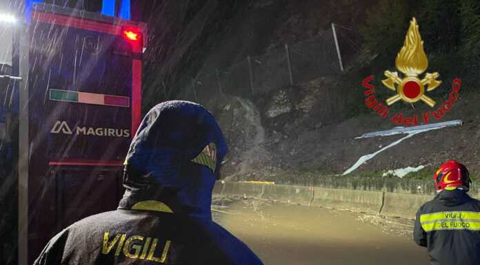 ATTENZIONE. Nuova Lecco – Ballabio chiusa. Detriti e fango in strada Vigili del Fuoco Lecco nuova lecco ballabio