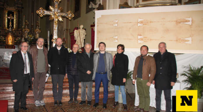 Olgiate: a San Zeno la copia della Sindone, “provocazione all’intelligenza”