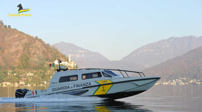 Guardia di Finanza. Controlli sul lago per 111 imbarcazioni, 96 irregolari guardia di finanza como motovedetta