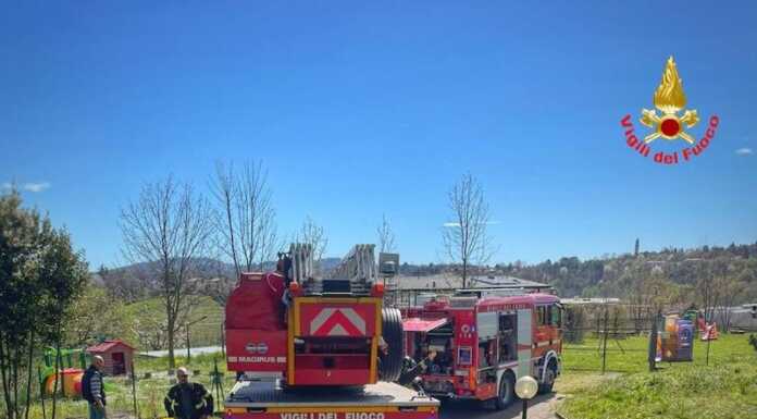 Incendio sottotetto a Rogeno, intervengono i Vigili del Fuoco incendio rogeno