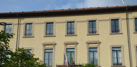 Calolzio. Dal 5 dicembre: sacchi gratuiti, kit aggiuntivi a pagamento e calendari municipio comune calolziocorte